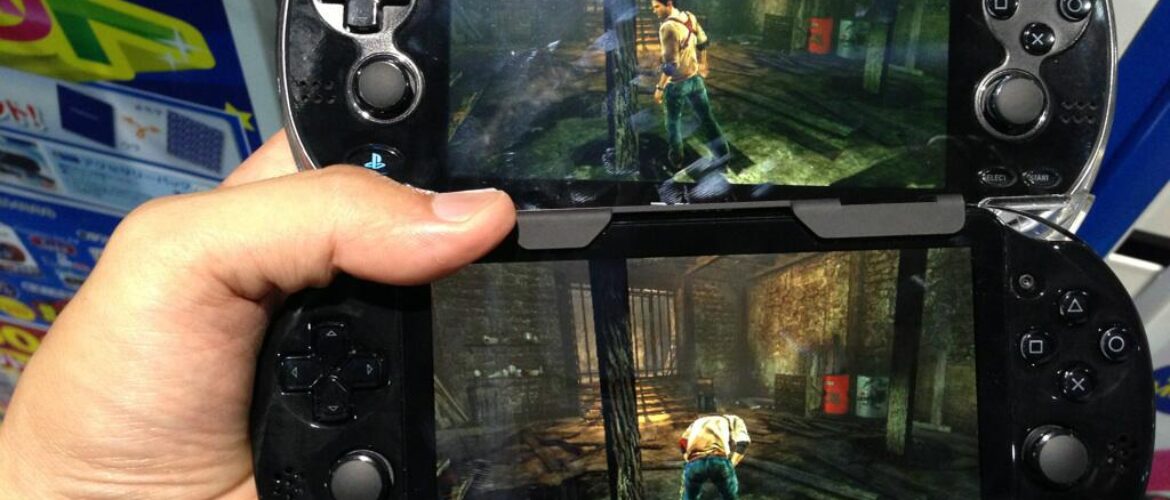 Nueva PS Vita frente al modelo anterior.